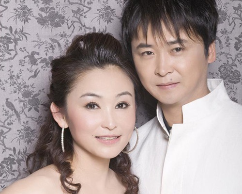 馮曉泉、曾格格代言健禾食品