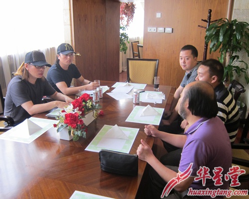 郭峰VS四川涂料簽約現(xiàn)場