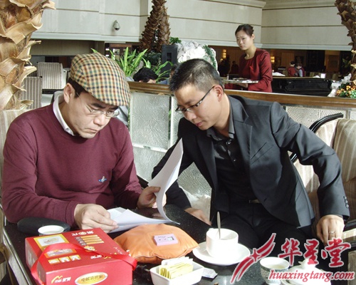 陳寶國VS美美電暖器簽約現(xiàn)場