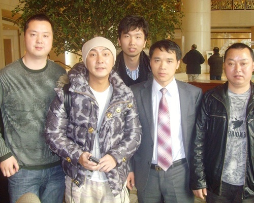 張衛(wèi)健合影